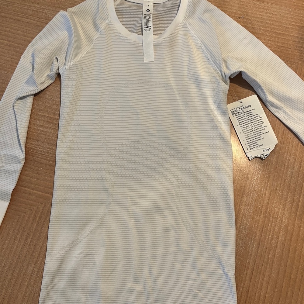 White Long Sleeve Swiftly tech 2.0 Lululemon